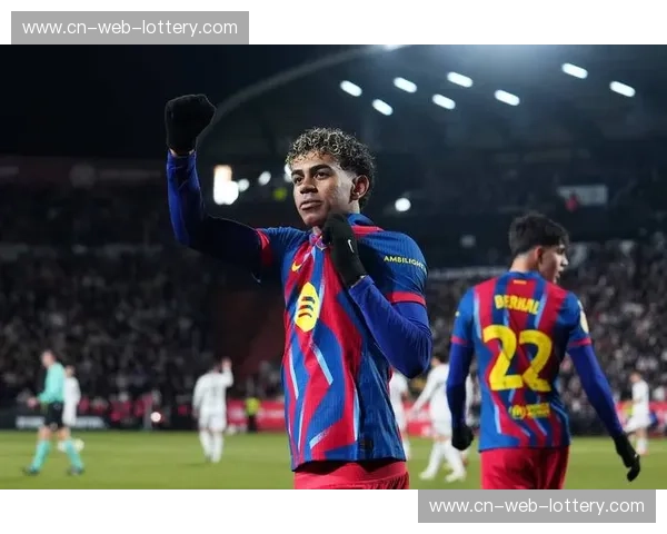 亚马尔戴帽创最年轻纪录 巴萨大胜黄潜领跑优势扩大至4分