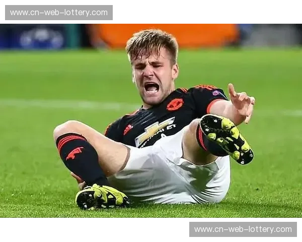 曼联防线左路存隐患卢克肖重伤 卡里克上任后不败战绩面临考验